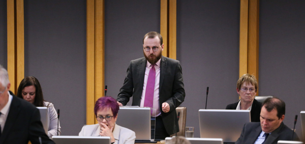 Jack Sargeant, Cadeirydd Pwyllgor Deisebau'r Senedd